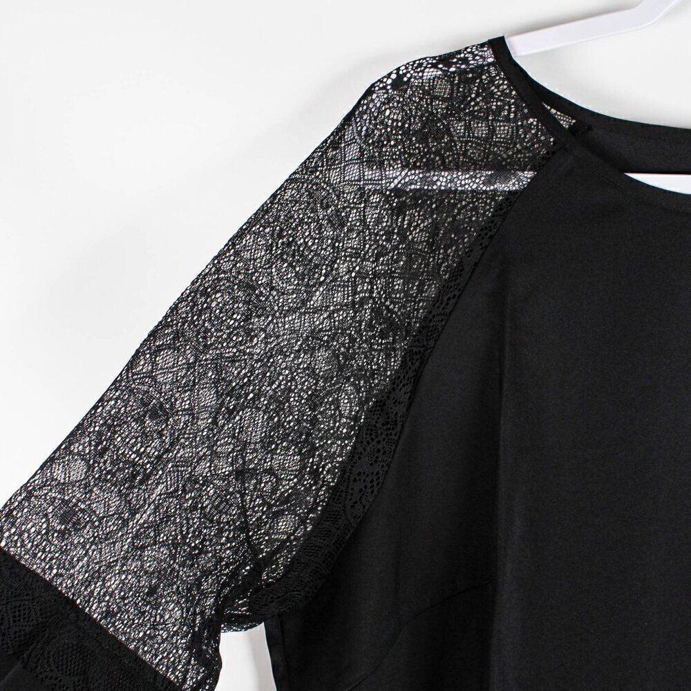 Bloomchic Crochet Lace Keyhole Bell Sleeve Blouse, NWT, 18-20 - Picture 2 of 5